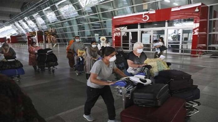 Govt to give tourist visa free of charge to 5 lakh travellers