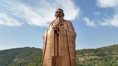 A statue of Confucius at the Nishan Cultural Tourism Resort in Qufu City, east China's Shandong Province. /CGTN