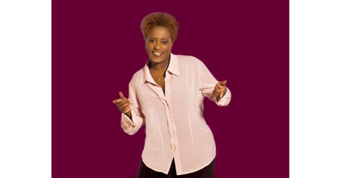 Actress, Writer, and Stand-up Comedienne Annie McKnight Creates Buzz on U.S. Comedy Club Tour