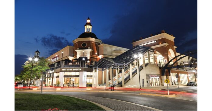 Annapolis Town Center Celebrates It's Re-Grand Opening with Ribbon Cutting Ceremony