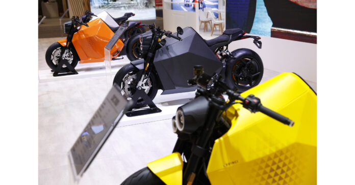 Davinci Motor DC100's Seamless User Experience During CES 2023 Debut