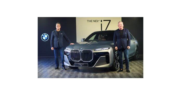 This is Forwardism. The All-New BMW 7 and the First-Ever BMW i7