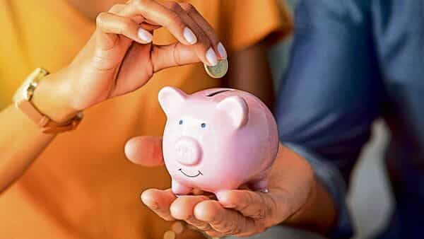 Should-women-go-for-womens-savings-accounts-that-come-with.jpg Women