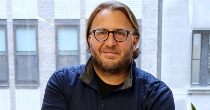 Daniel Levine of Blue Ribbon Bags Named One of the Top 10 Travel Entrepreneurs to Watch in 2023