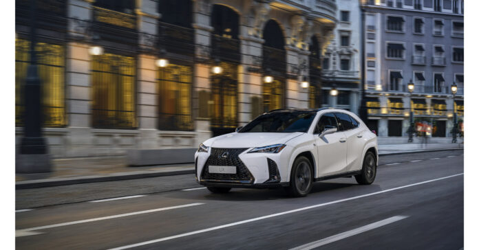 LO NUEVO: LEXUS UX 250H 2024