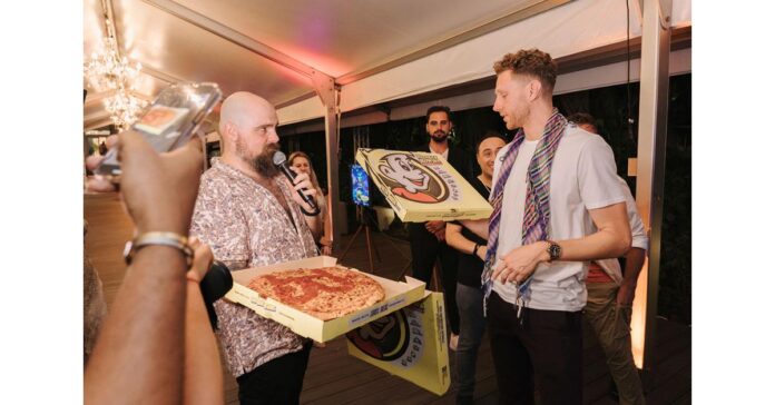 2 Pizzas Sell for 10,000 Bitcoin at a Miami PizzaArt Event