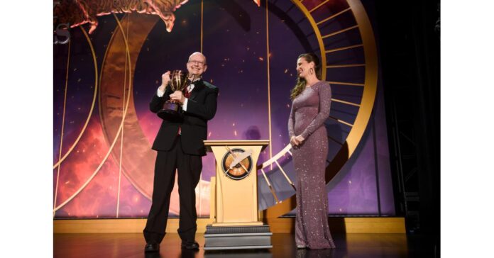 Science Fiction Legend Robert J. Sawyer receives the L. Ron Hubbard Lifetime Achievement Award