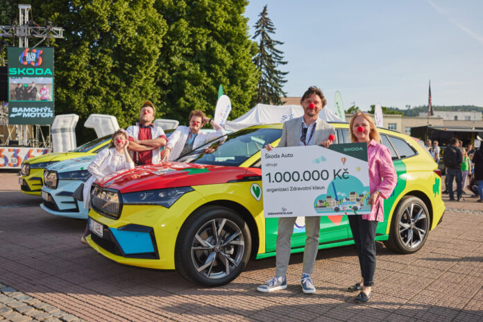Škoda made a financial contribution of CZK 1 million to Clown Doctor non-profit organisation