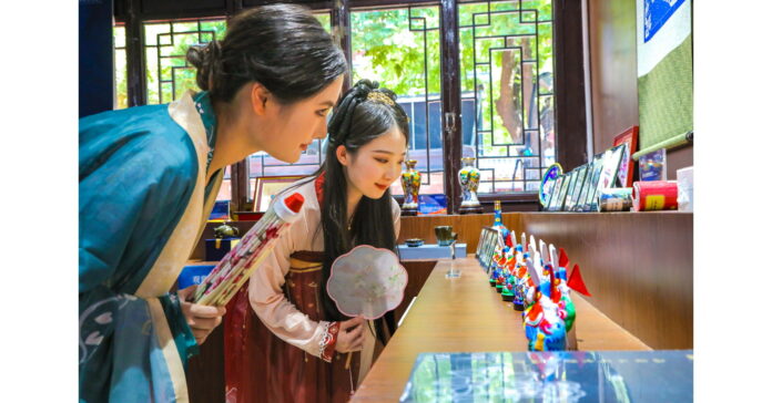 Intangible cultural heritage projects shine in northern Chinese ancient town