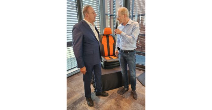ALCANTARA IN THE SPOTLIGHT AT GERMAN CAR OF THE YEAR EVENT