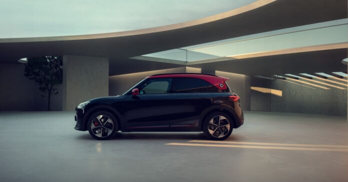 Accenture Song Helps smart Europe Reinvent the Car Shopping Experience