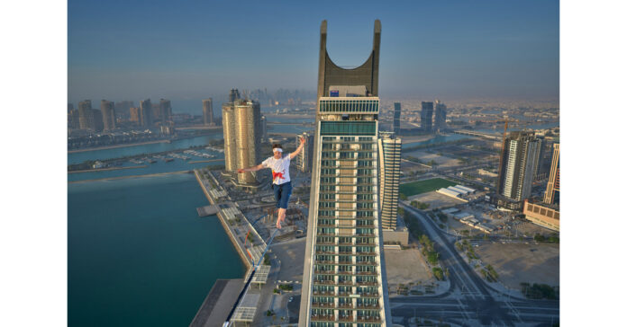 Record Set in Qatar for World's Longest LED slackline Walk