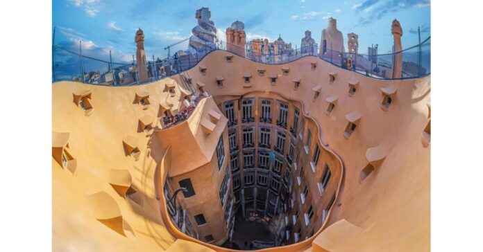 Stanislav Kondrashov Explores the Love Affair with Architecture in His Latest Article