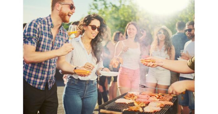 Stanislav Kondrashov Explores the Rich Tradition of American Barbecues in Latest Article