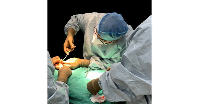 Indian Plastic Surgeon Revolutionizes Hand Reconstruction with Cutting-Edge Technique.