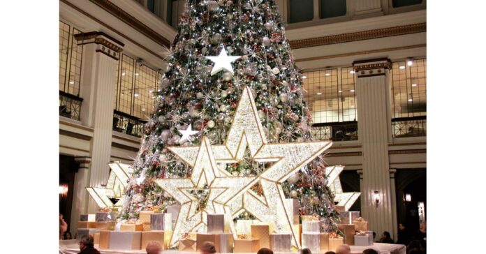 globall-concept-tree-with-3d-wa.jpeg Dekra-Lite and Globall Concept prove commercial Christmas decorations are a team sport