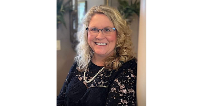 Janet Schoen Empowers Women Over 40 to Rise and Achieve Their Potential in 'Unstoppable!'