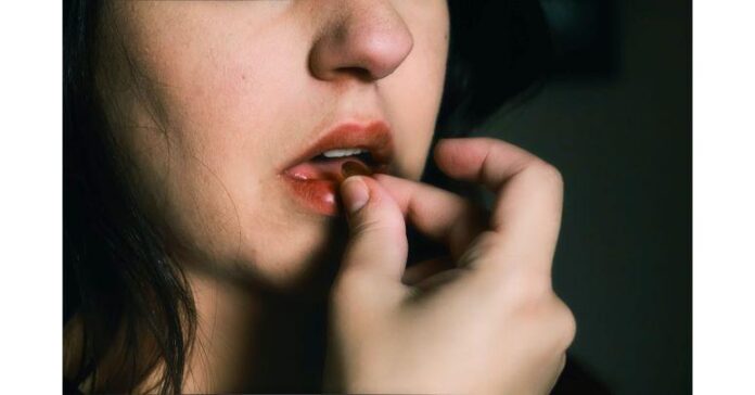 Antidepressants Increase Risk of Suicidal Behavior in Children and Young Antidepressants Increase Risk of Suicidal Behavior in Children and Young Adults, Don't Reduce Risk in Adults, Study Says