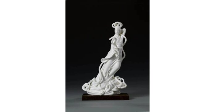 Dehua porcelain international exhibition tour kicks off in Beijing, showing Chinese ceramics culture to world