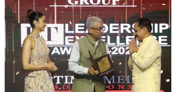 Prateek Garg, Founder of Workelevate, Honored with ET Leadership Award 2023 for Excellence in Workplace Chatbots