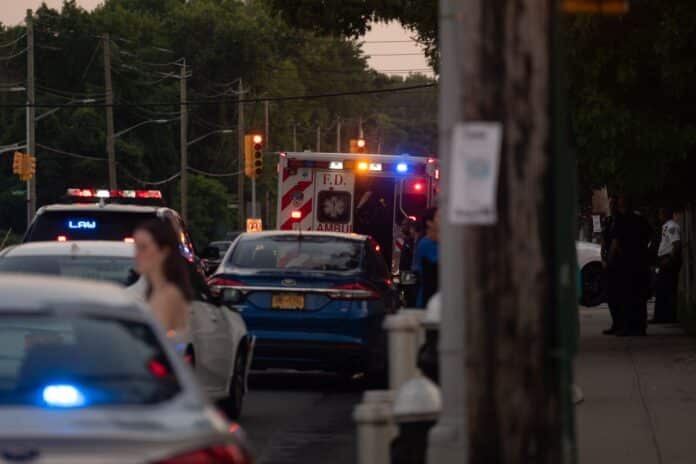 Two sustain minor injuries in Oakwood crash