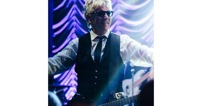 dennis-smith.jpeg Dennis Smith Entertainment Explores the Nuances of Stage Presence in Latest Article