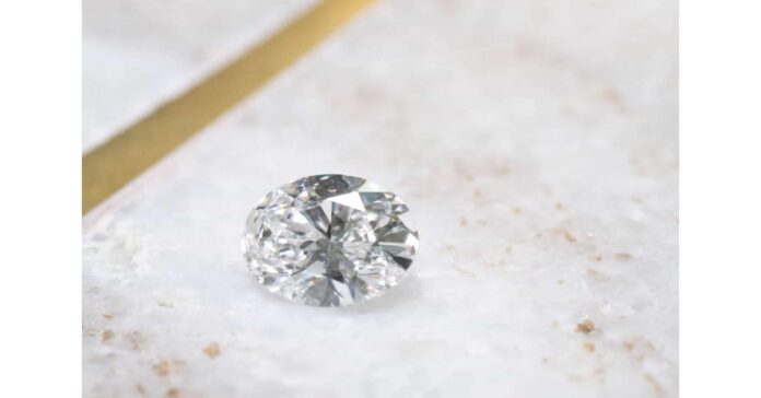 loose-diamond.jpeg Pioneering Sustainable Luxury in Custom Engagement Rings