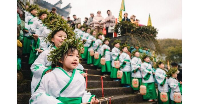 Village in eastern China celebrates spring with ancient rituals