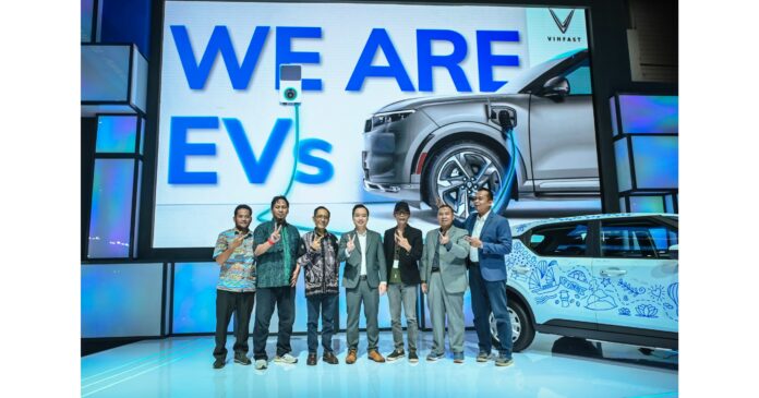 VinFast signs MOU at Indonesia International Motor Show 2024 to supply 600 electric vehicles to 3 Indonesian Business clients