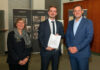 Volkswagen Group Heritage verleiht Ivan-Hirst-Preis 2024 an Absolventen Jost Othmer Presentation of the Ivan Hirst Prize: Dr. Ulrike Gutzmann, Head of the Group Archive, prizewinner Jost Othmer and Dieter Landenberger, Head of Volkswagen Group Heritage