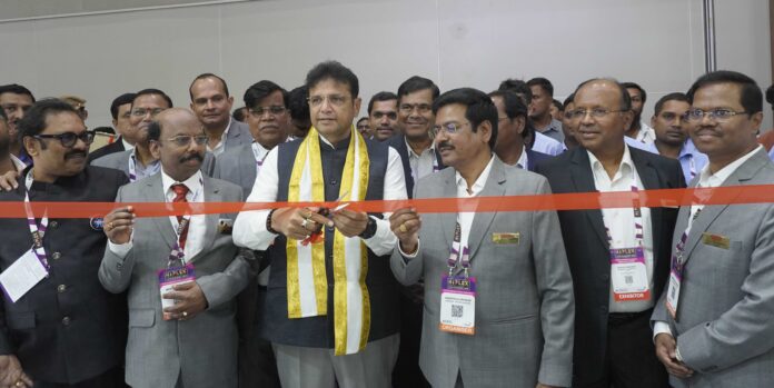 D.-SRIDHAR-BABU-SEEN-INAUGURATING-A-STALL-IN-HIPLEX-2026.jpg